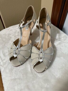Rachel Simpson Mimosa Ivory Leather & Silver T-Bar Wedding Bridal Heels Sz 9